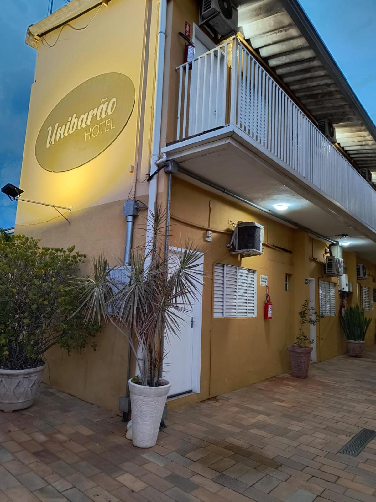 Unibarao Hotel -Proximo As Universidades Unicamp-Puc-Hospitais -Bancos-Restaurantes-Praca Capital -Shopping Dom Pedro - Expo Dom Pedro-Ceasa Καμπίνας Εξωτερικό φωτογραφία