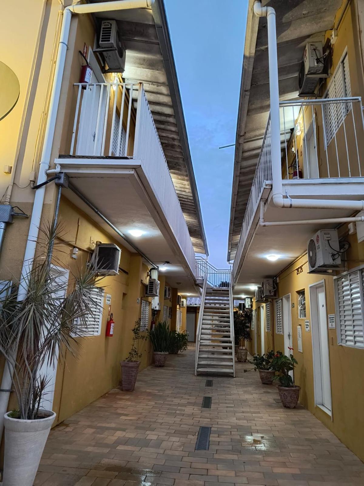 Unibarao Hotel -Proximo As Universidades Unicamp-Puc-Hospitais -Bancos-Restaurantes-Praca Capital -Shopping Dom Pedro - Expo Dom Pedro-Ceasa Καμπίνας Εξωτερικό φωτογραφία